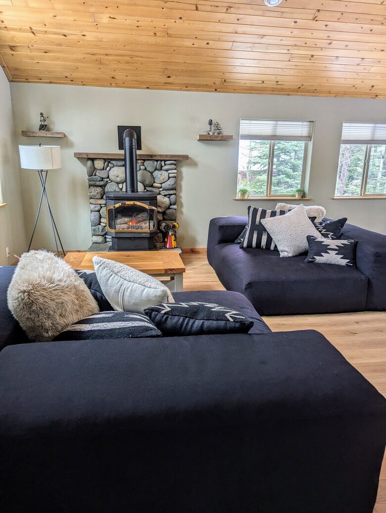 Truckee Escape Near Sawtooth Trails and Historic Downtown - Truckee, California
