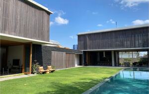 Canggu Design Residence with 20-Metre Pool and Tropical Gardens - Canggu, Indonesia