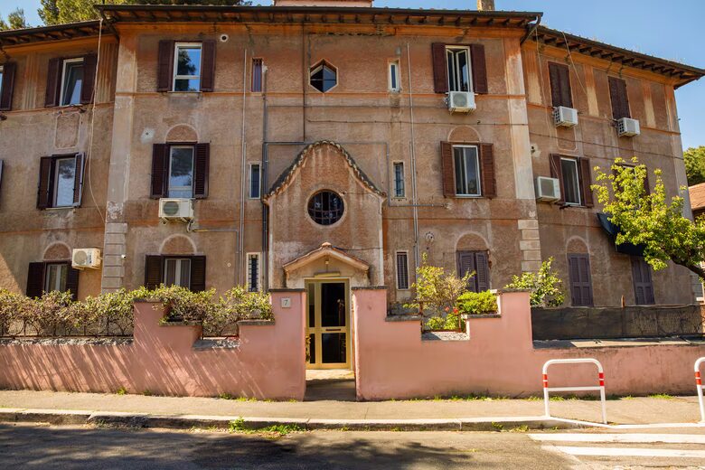 Park View Apartment in Historic Garbatella - Rome, Italy