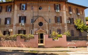 Park View Apartment in Historic Garbatella - Rome, Italy