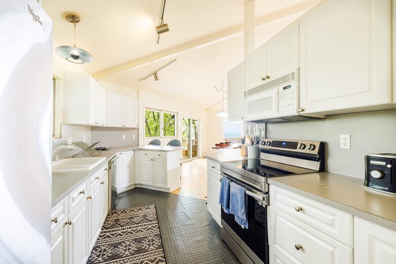 Secluded Long Island Sound Estate with Private Beach Path - Riverhead, New York