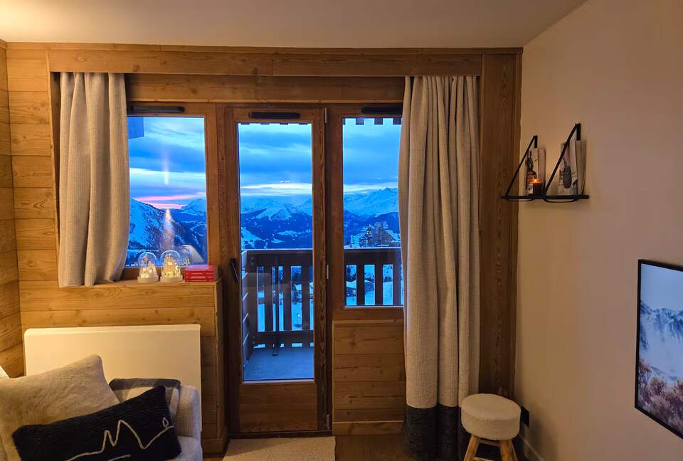 Sunlit Mountain Apartment in the French Alps - Avoriaz, Morzine, France