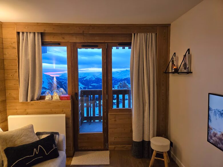 Sunlit Mountain Apartment in the French Alps - Avoriaz, Morzine, France