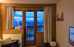 Sunlit Mountain Apartment in the French Alps - Avoriaz, Morzine, France