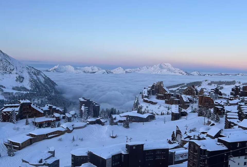 Sunlit Mountain Apartment in the French Alps - Avoriaz, Morzine, France