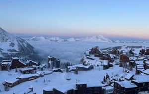 Sunlit Mountain Apartment in the French Alps - Avoriaz, Morzine, France