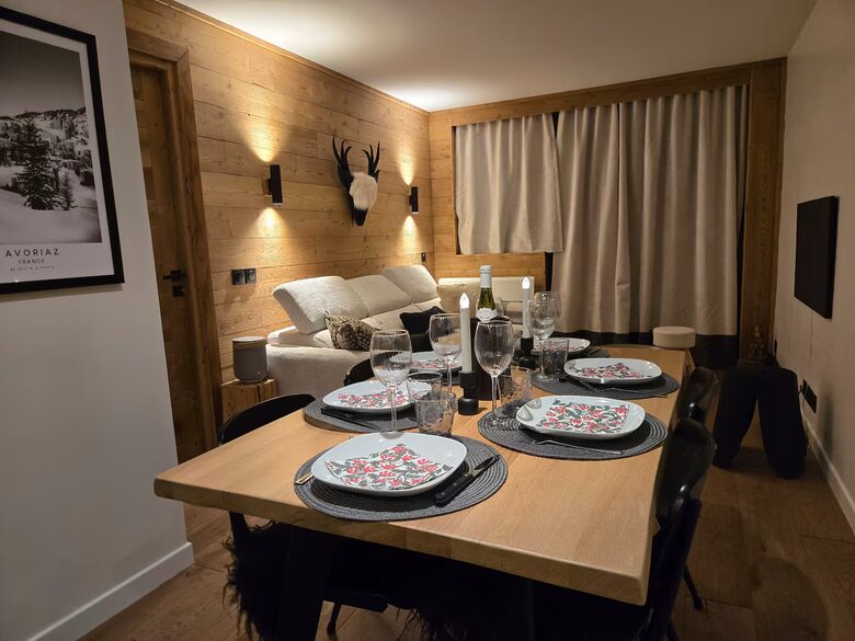 Sunlit Mountain Apartment in the French Alps - Avoriaz, Morzine, France