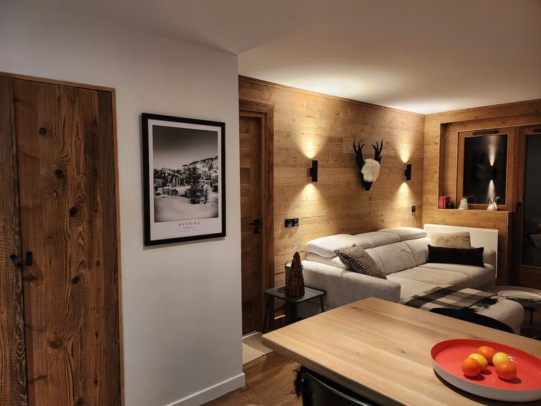 Sunlit Mountain Apartment in the French Alps - Avoriaz, Morzine, France