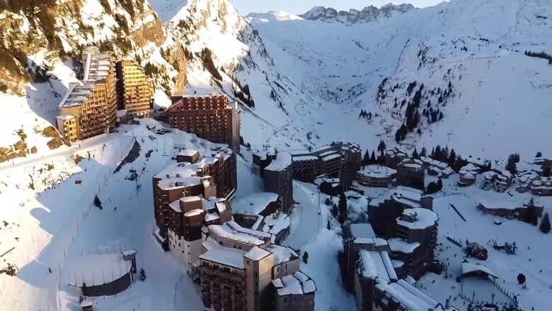 Sunlit Mountain Apartment in the French Alps - Avoriaz, Morzine, France