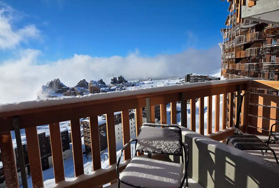 Sunlit Mountain Apartment in the French Alps - Avoriaz, Morzine, France
