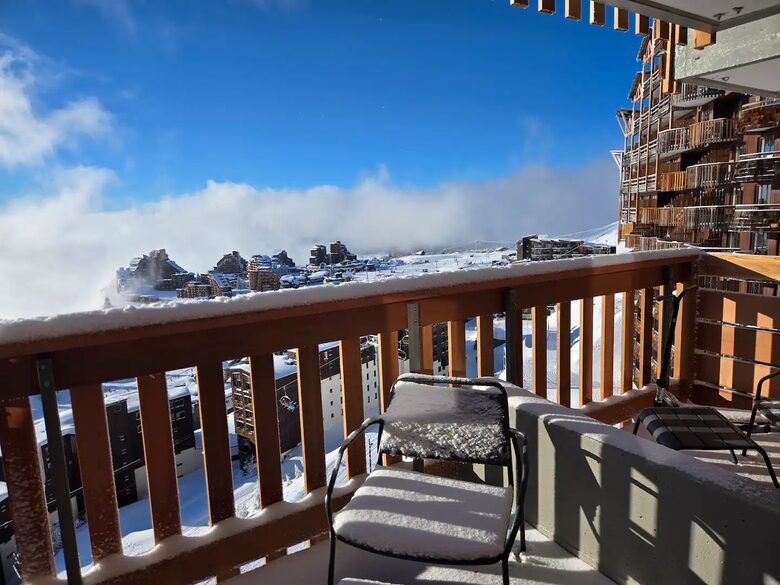 Sunlit Mountain Apartment in the French Alps - Avoriaz, Morzine, France