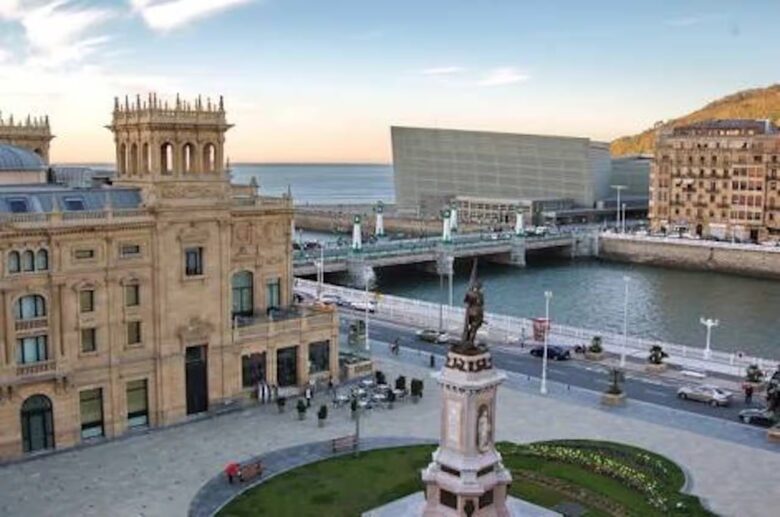 San Sebastián City and Sea Apartment - San Sebastián, Spain