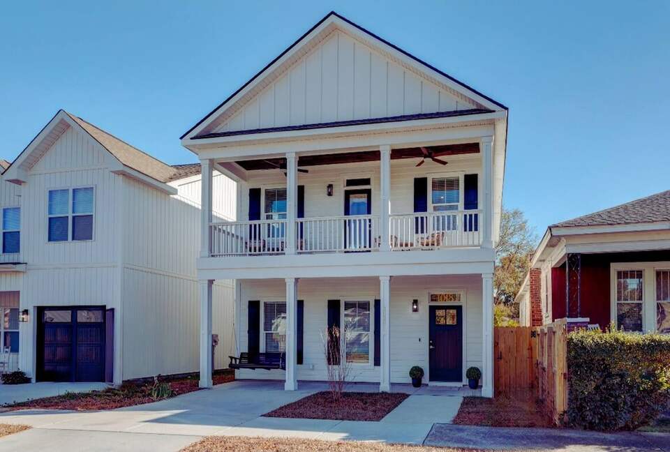Modern Wilmington Retreat in the Brooklyn Arts District - Wilmington, North Carolina
