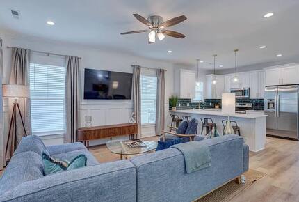 Modern Wilmington Retreat in the Brooklyn Arts District - Wilmington, North Carolina