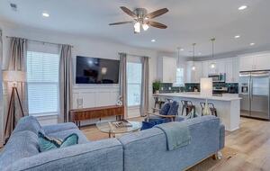 Modern Wilmington Retreat in the Brooklyn Arts District - Wilmington, North Carolina