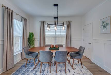 Modern Wilmington Retreat in the Brooklyn Arts District - Wilmington, North Carolina