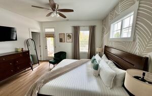 Modern Wilmington Retreat in the Brooklyn Arts District - Wilmington, North Carolina