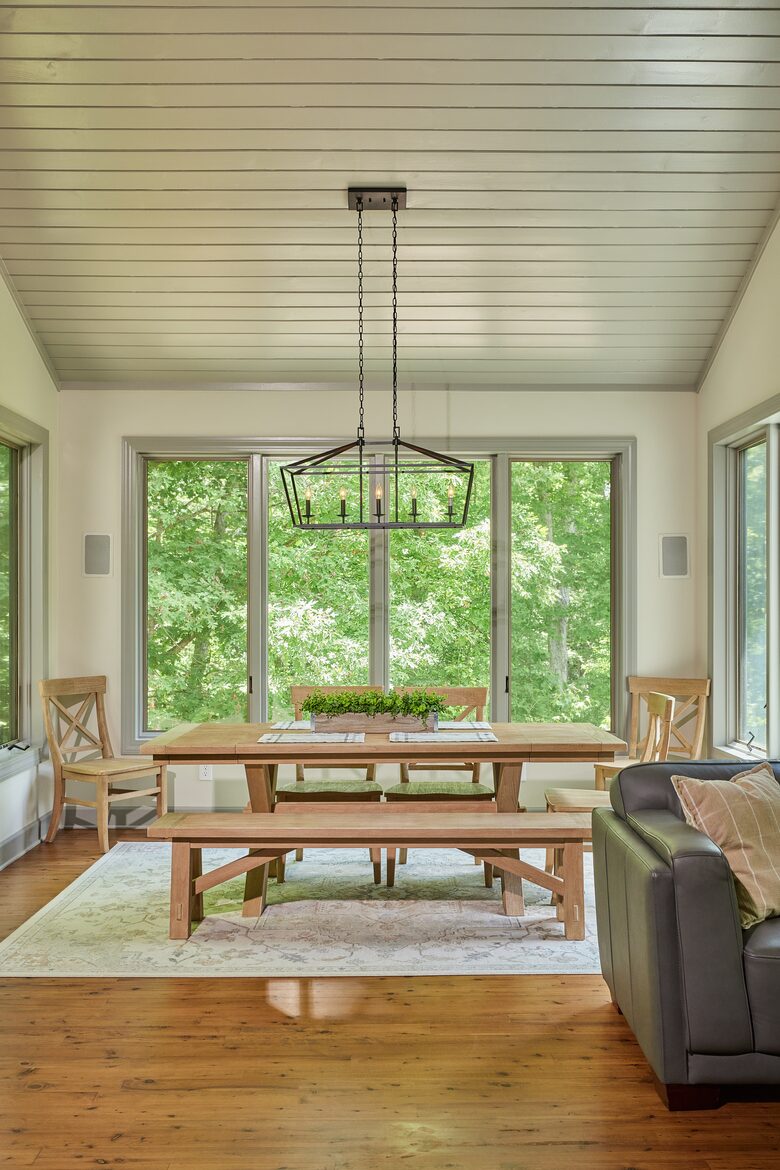 North Georgia Mountain Retreat with Private Chattahoochee River Deck - Clarkesville, Georgia