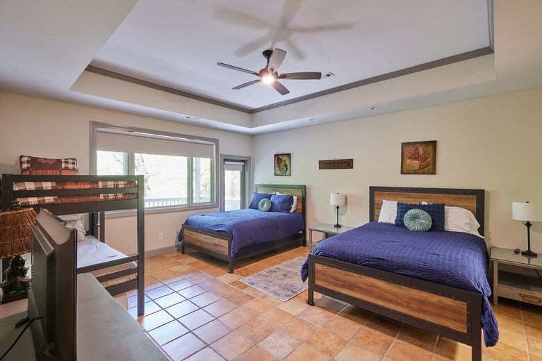 North Georgia Mountain Retreat with Private Chattahoochee River Deck - Clarkesville, Georgia