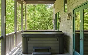 North Georgia Mountain Retreat with Private Chattahoochee River Deck - Clarkesville, Georgia
