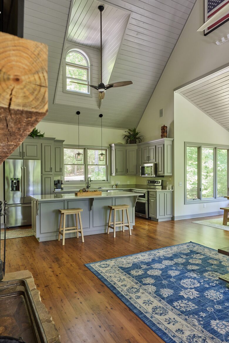 North Georgia Mountain Retreat with Private Chattahoochee River Deck - Clarkesville, Georgia