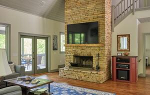 North Georgia Mountain Retreat with Private Chattahoochee River Deck - Clarkesville, Georgia