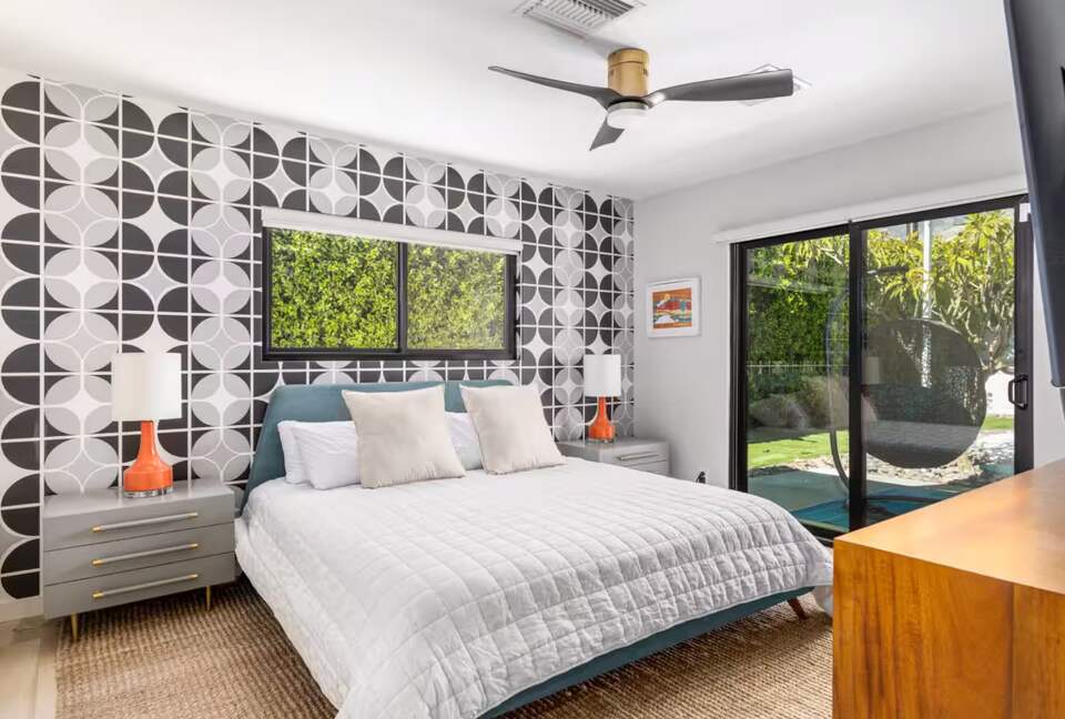 Palm Springs Mid-Century Retreat with Private Pool and Mountain Views - Palm Springs, California