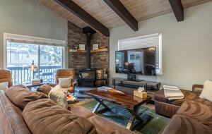 Mammoth Lakes Mountain Condo with Shuttle Access and Spa - Mammoth Lakes, California