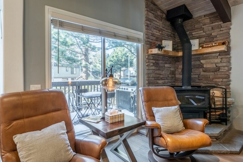 Mammoth Lakes Mountain Condo with Shuttle Access and Spa - Mammoth Lakes, California