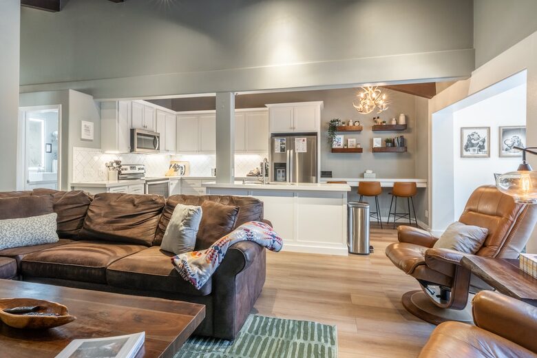 Mammoth Lakes Mountain Condo with Shuttle Access and Spa - Mammoth Lakes, California