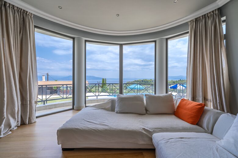 Garden and Pool Villa in East Attica - Agii Apostoli, Greece