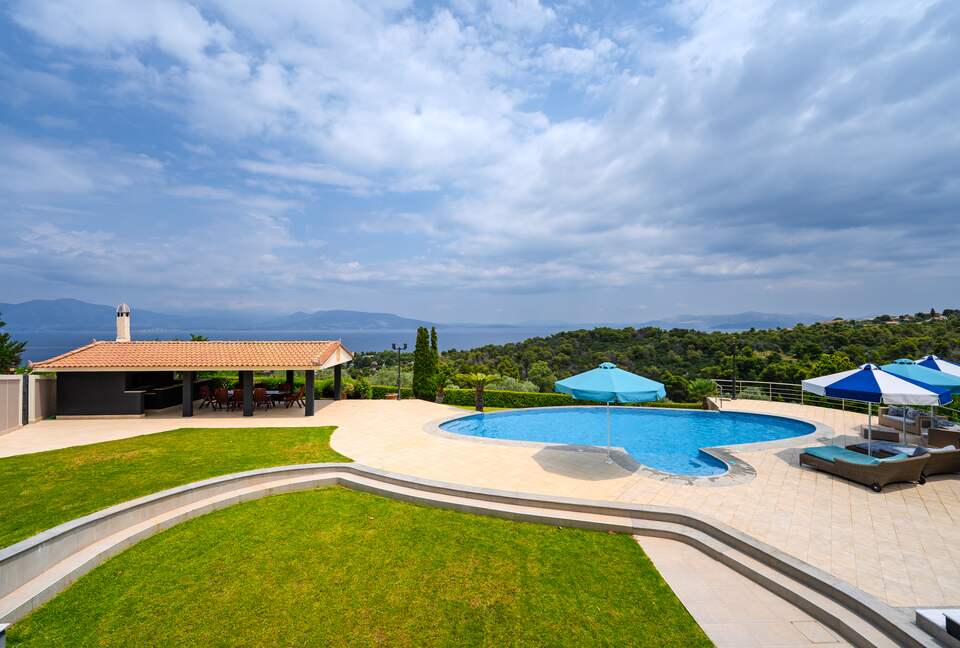 Garden and Pool Villa in East Attica - Agii Apostoli, Greece