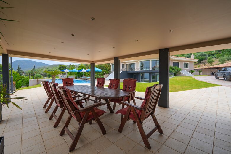 Garden and Pool Villa in East Attica - Agii Apostoli, Greece