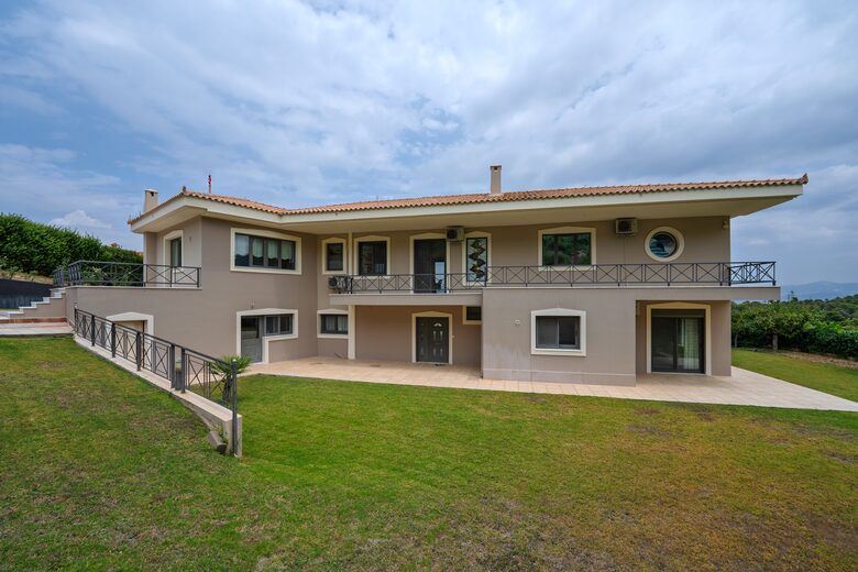 Garden and Pool Villa in East Attica - Agii Apostoli, Greece