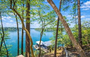 Waterfront Getaway with Private Dock on Lake Martin - Dadeville, Alabama