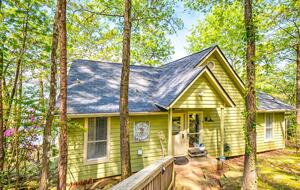 Waterfront Getaway with Private Dock on Lake Martin - Dadeville, Alabama