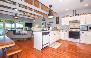 Waterfront Getaway with Private Dock on Lake Martin - Dadeville, Alabama