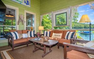 Waterfront Getaway with Private Dock on Lake Martin - Dadeville, Alabama
