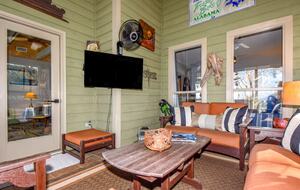 Waterfront Getaway with Private Dock on Lake Martin - Dadeville, Alabama
