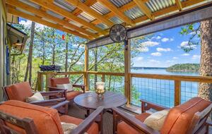 Waterfront Getaway with Private Dock on Lake Martin - Dadeville, Alabama
