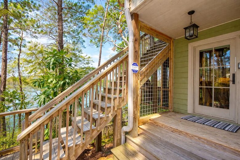 Waterfront Getaway with Private Dock on Lake Martin - Dadeville, Alabama
