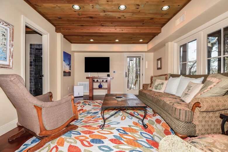 Waterfront Getaway with Private Dock on Lake Martin - Dadeville, Alabama