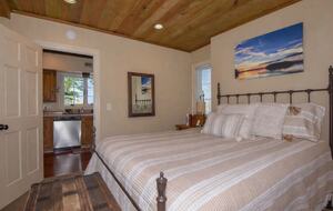 Waterfront Getaway with Private Dock on Lake Martin - Dadeville, Alabama