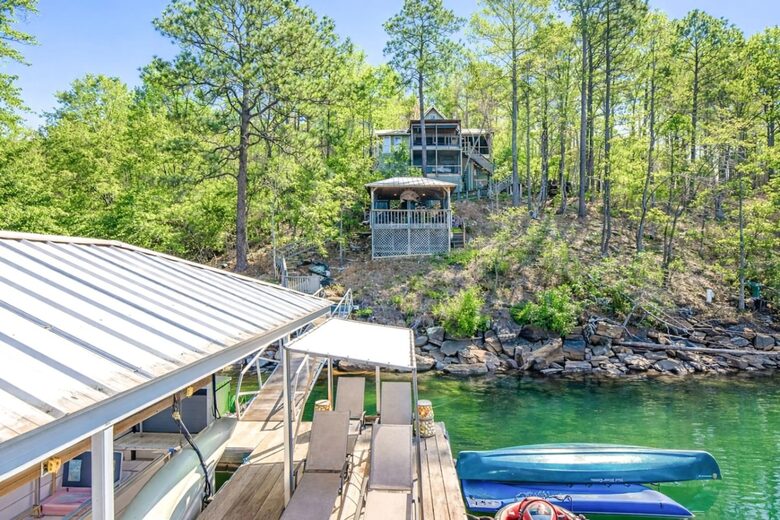 Waterfront Getaway with Private Dock on Lake Martin - Dadeville, Alabama