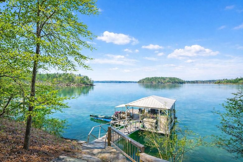 Waterfront Getaway with Private Dock on Lake Martin - Dadeville, Alabama
