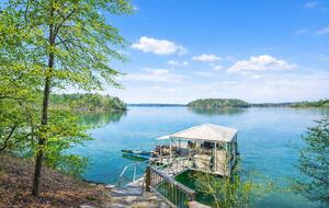 Waterfront Getaway with Private Dock on Lake Martin - Dadeville, Alabama