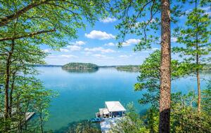 Waterfront Getaway with Private Dock on Lake Martin - Dadeville, Alabama