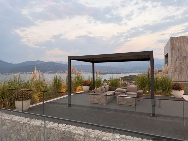Cube A2: Montenegro Coastline + Monte Palm Beach Spa Access - Krašići, Montenegro
