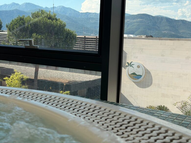 Cube A2: Montenegro Coastline + Monte Palm Beach Spa Access - Krašići, Montenegro