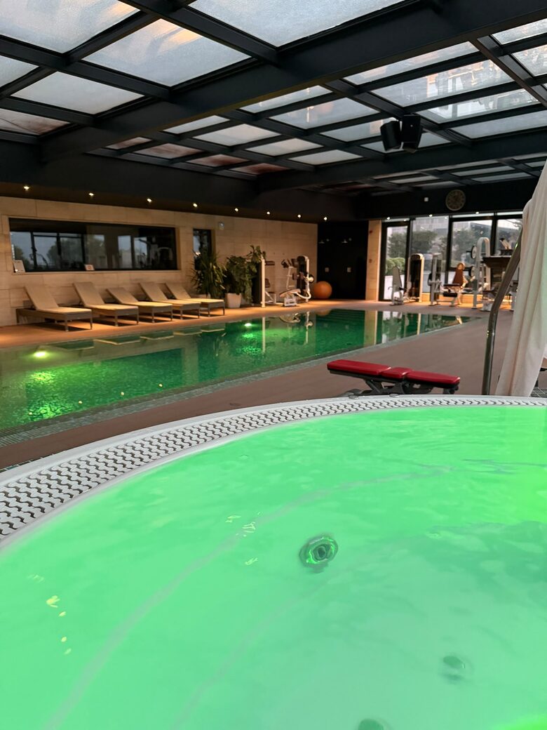 Cube A2: Montenegro Coastline + Monte Palm Beach Spa Access - Krašići, Montenegro